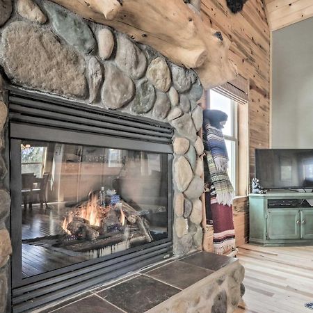 Cozy Heber-Overgaard Cabin With Fire Pit, Game Room! المظهر الخارجي الصورة