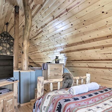 Cozy Heber-Overgaard Cabin With Fire Pit, Game Room! المظهر الخارجي الصورة