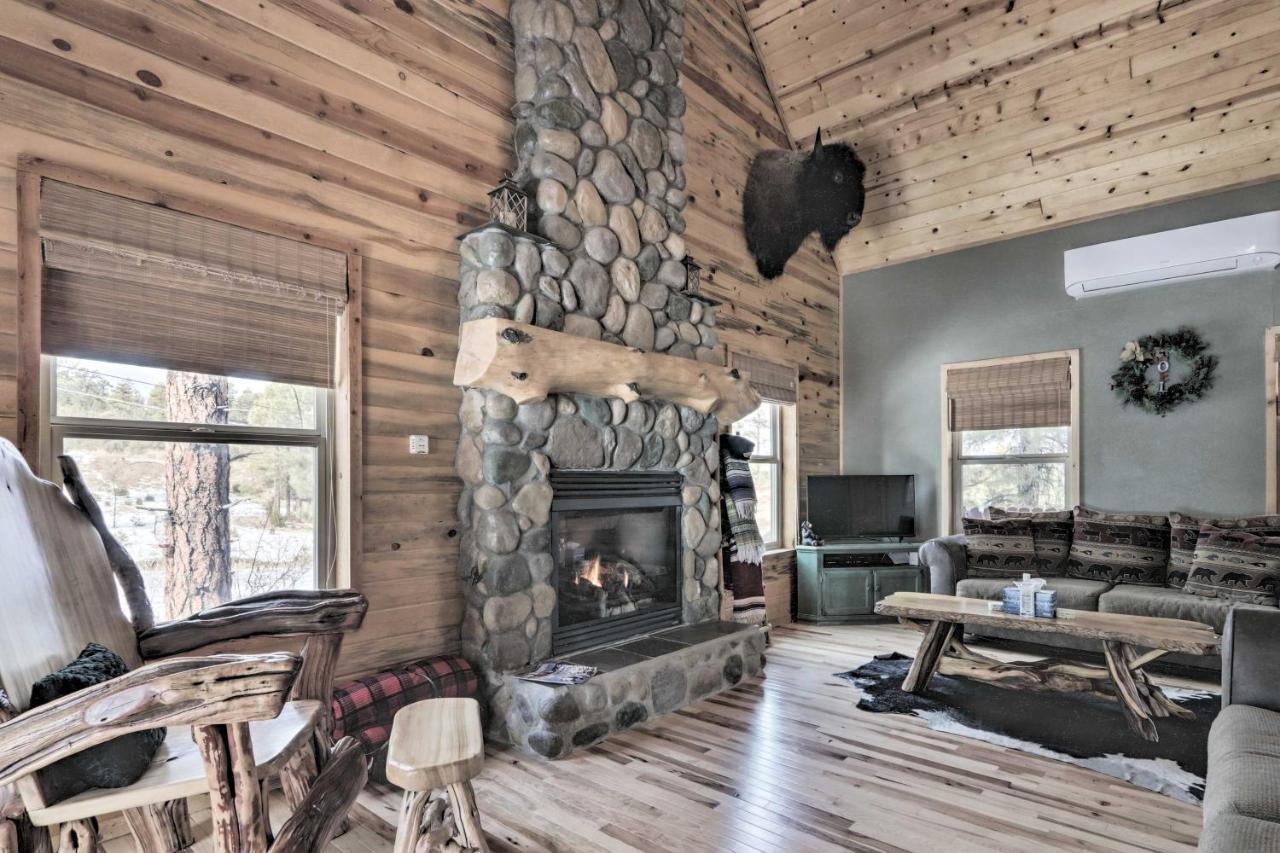 Cozy Heber-Overgaard Cabin With Fire Pit, Game Room! المظهر الخارجي الصورة