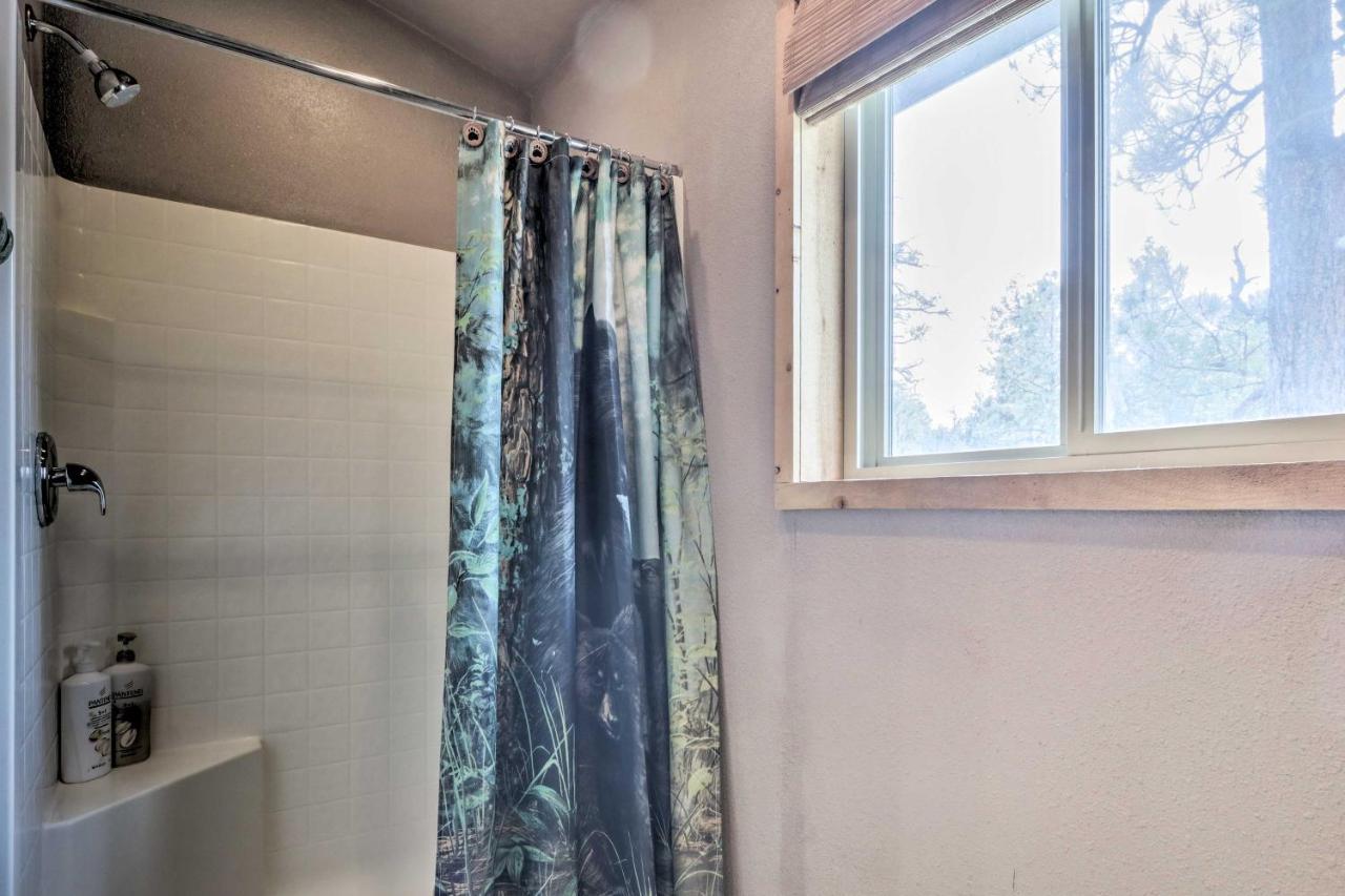 Cozy Heber-Overgaard Cabin With Fire Pit, Game Room! المظهر الخارجي الصورة